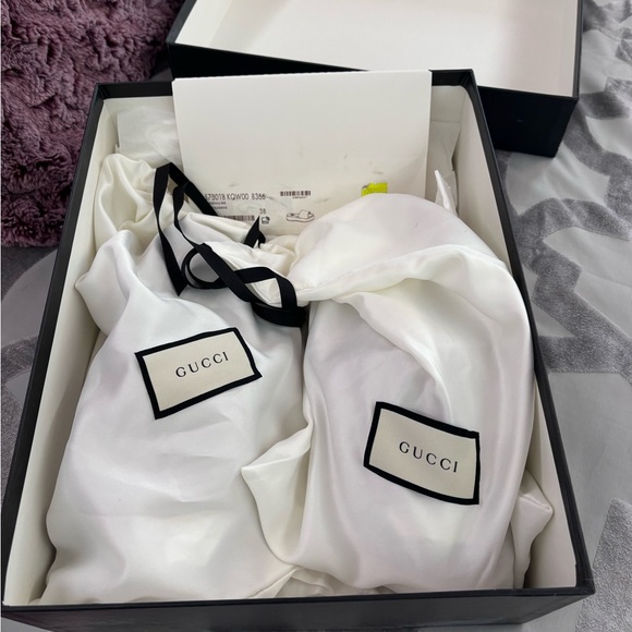 Beautiful & Authentic Tan GUGGI shoes - Picture 9 of 10